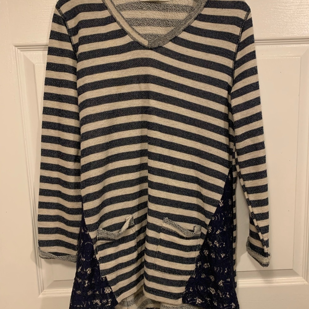 French Laundry Navy blue and white tunic sweater top